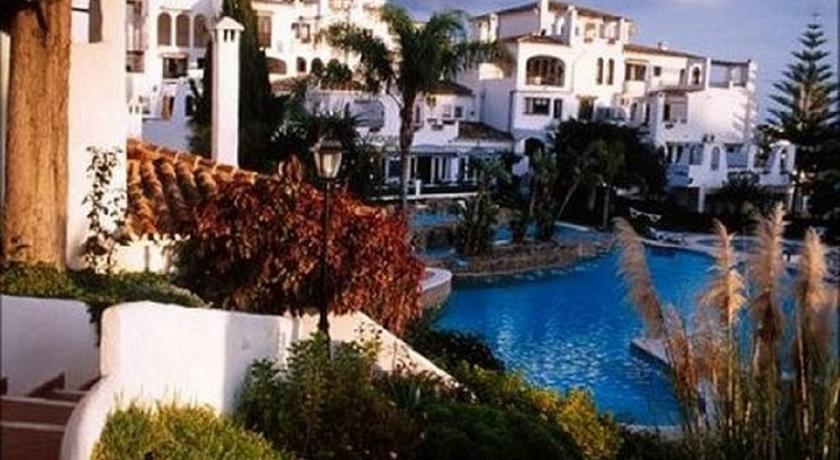 Benalmadenapartments Bbq Evita Beach Club Room photo